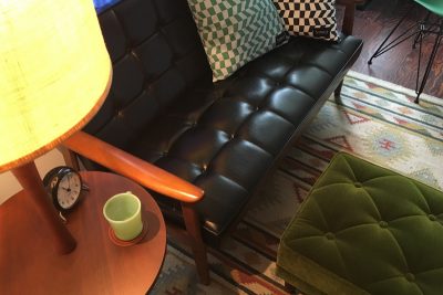カリモク60とアクメファニチャー