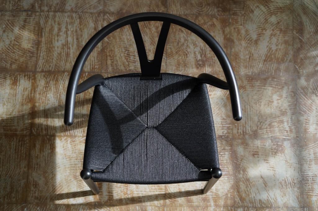 座面はブラックペーパーコード