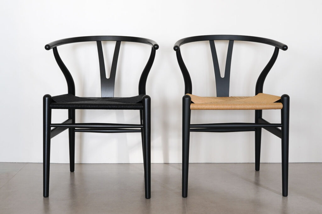 左：ユーカリブラック／右：ビーチソフトブラック